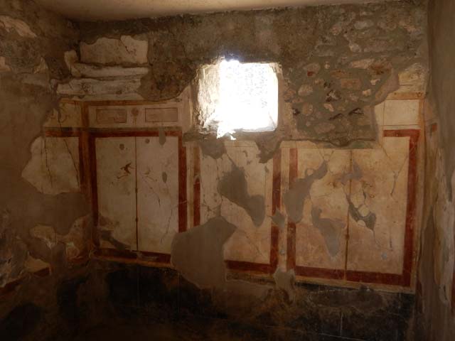 I.7.19 Pompeii. May 2017. Looking towards west wall of cubiculum.
Photo courtesy of Buzz Ferebee.
