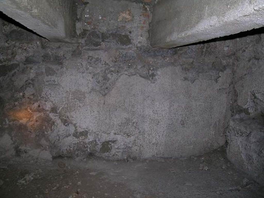 I.8.8 Pompeii. May 2004. Cellar. Photo courtesy of Nicolas Monteix.