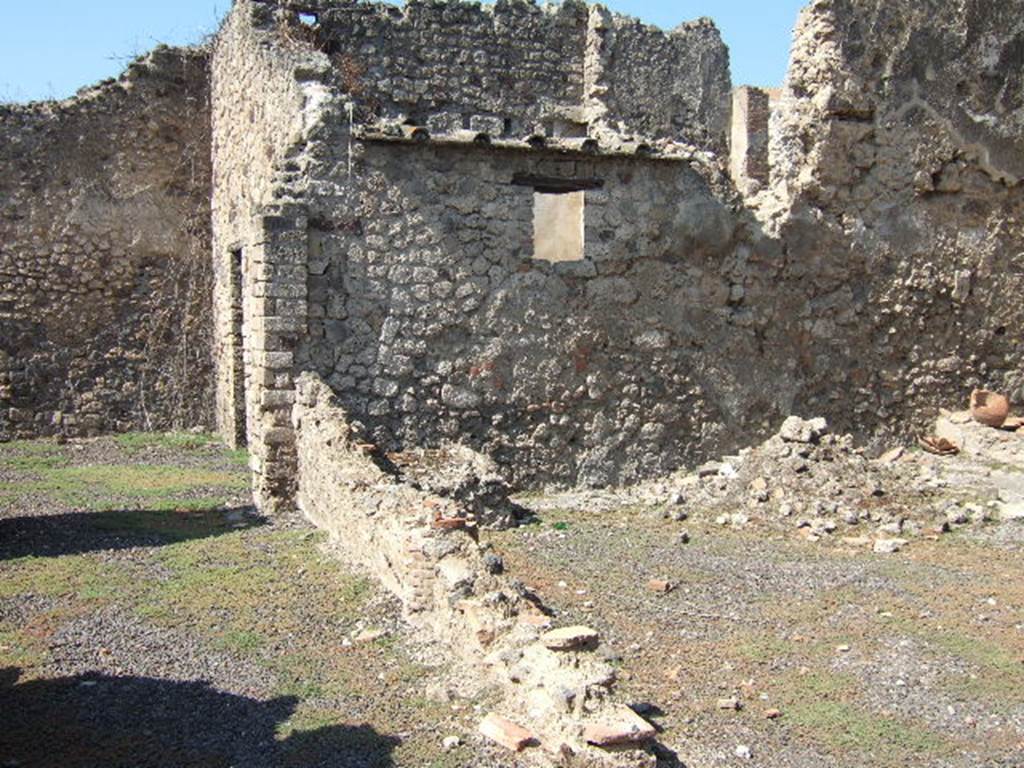I.8.10 Pompeii. October 2017. Looking north to doorways to rooms 7, on left, and 8, in centre. 
Foto Taylor Lauritsen, ERC Grant 681269 DÉCOR.

