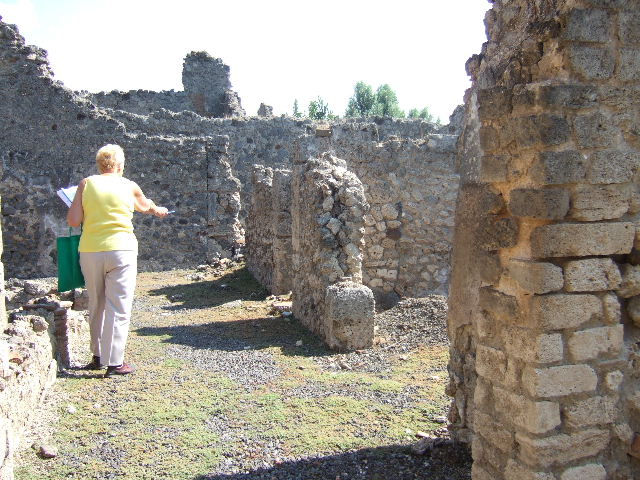 I.8.10 Pompeii. September 2005. Remains of lararium.