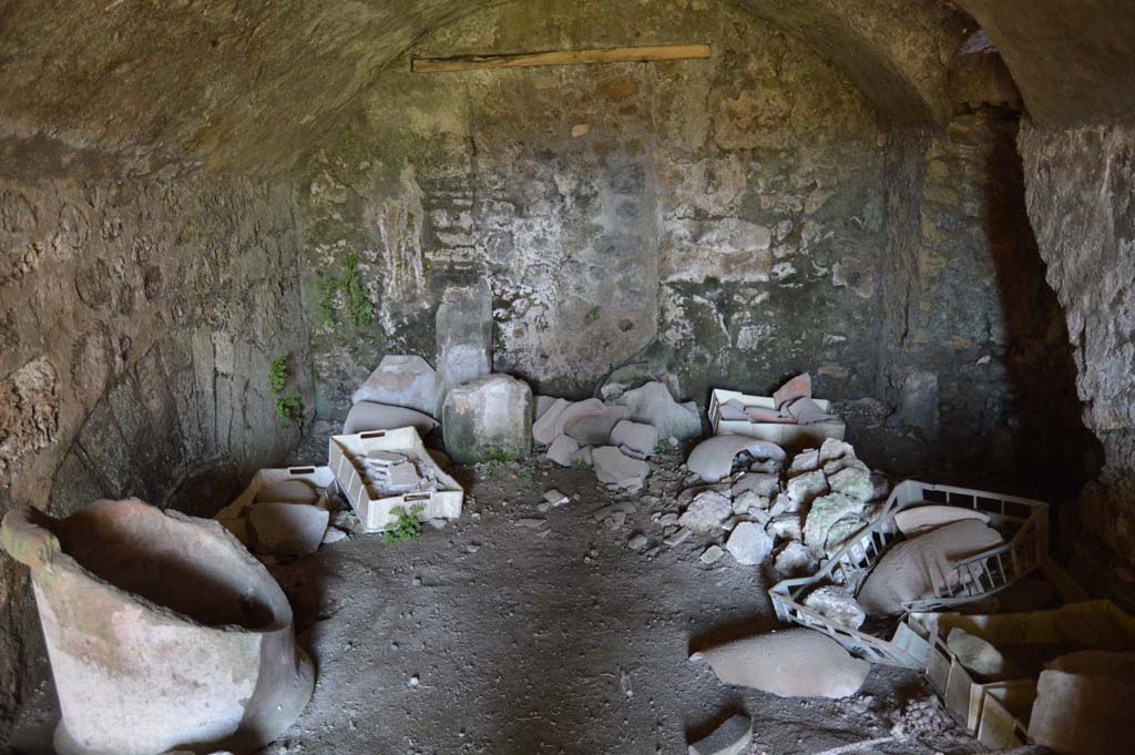 I.8.10 Pompeii. October 2017. Looking north across kitchen.
Foto Taylor Lauritsen, ERC Grant 681269 DÉCOR.

