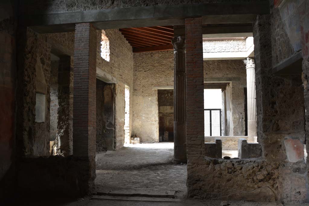 I.8.17 Pompeii. March 2019. 
Room 9, looking west across flooring towards threshold from atrium 3.
Foto Annette Haug, ERC Grant 681269 DCOR.

