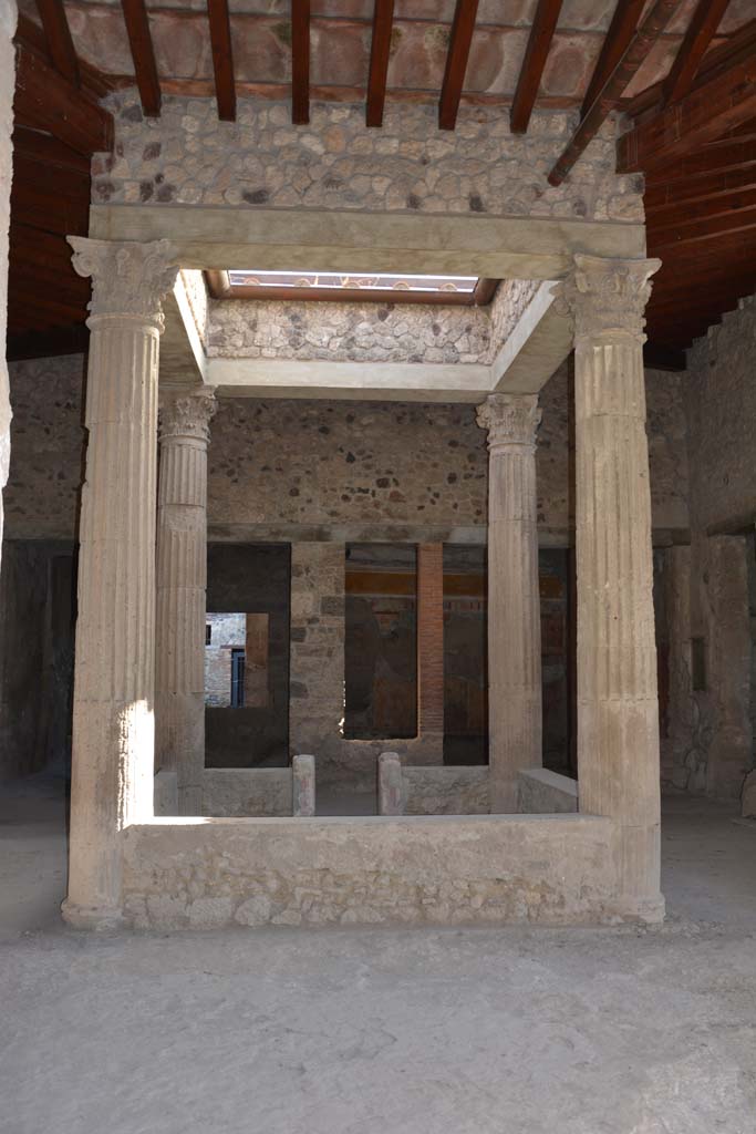 I.8.17 Pompeii. October 2019. Looking east towards impluvium in atrium 3.  
Foto Annette Haug, ERC Grant 681269 DÉCOR.
