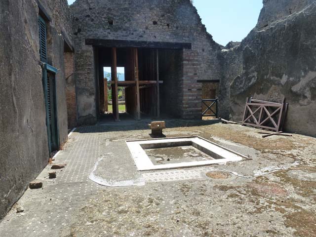 1.9.1 Pompeii. April 2013. Room 1, looking south across atrium. Photo courtesy of Klaus Heese. 