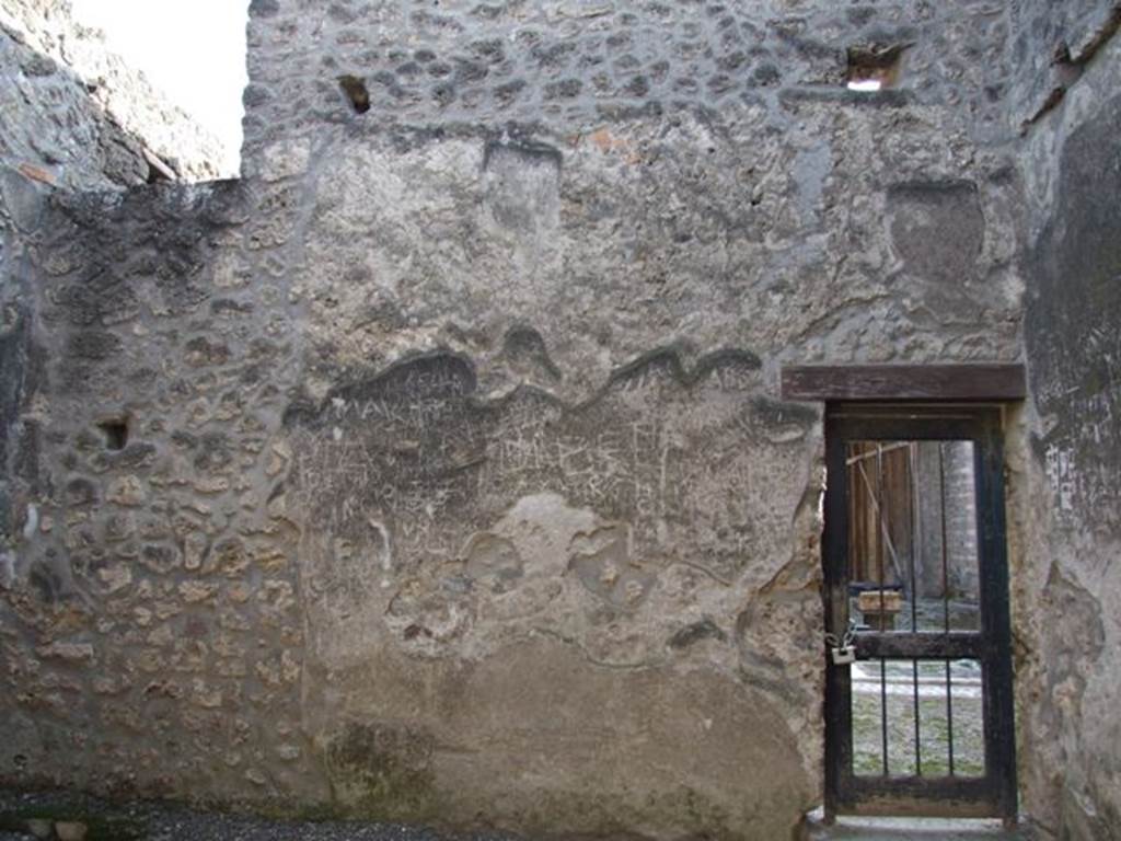 I.9.2 Pompeii. December 2007. South wall with doorway to atrium of I.9.1.