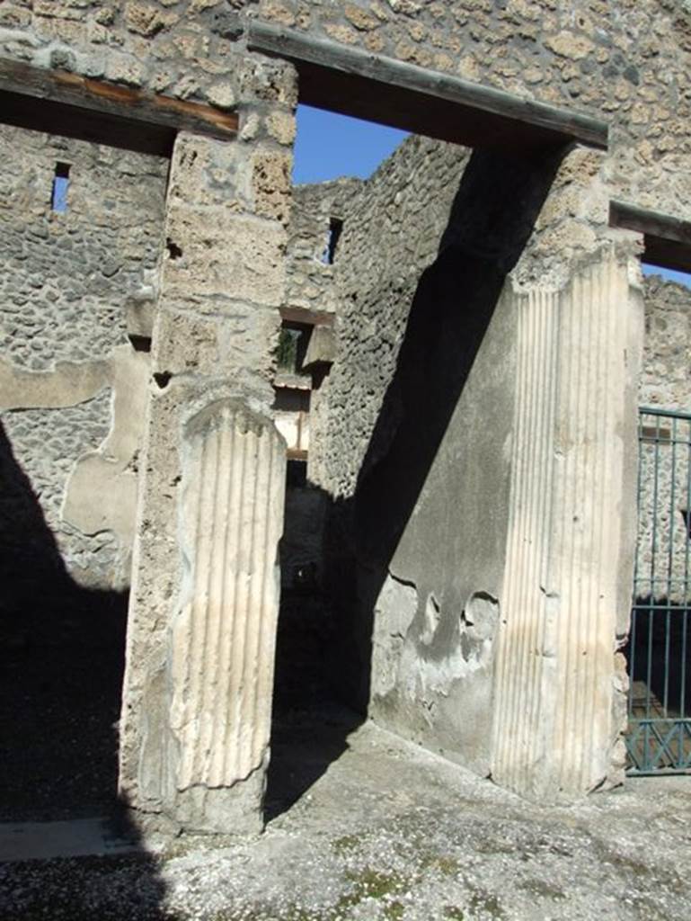 I.9.5 Pompeii. May 2017. Doorway to room in north-west corner of atrium, next to entrance corridor, on right.  Photo courtesy of Buzz Ferebee.

