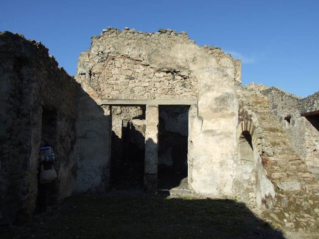 I.9.10 Pompeii. December 2006. North side of atrium withdoorways to cubiculum, on left, and oecus, on right. See Eschebach, L., 1993. Gebäudeverzeichnis und Stadtplan der antiken Stadt Pompeji. Köln: Böhlau. (p.50)
