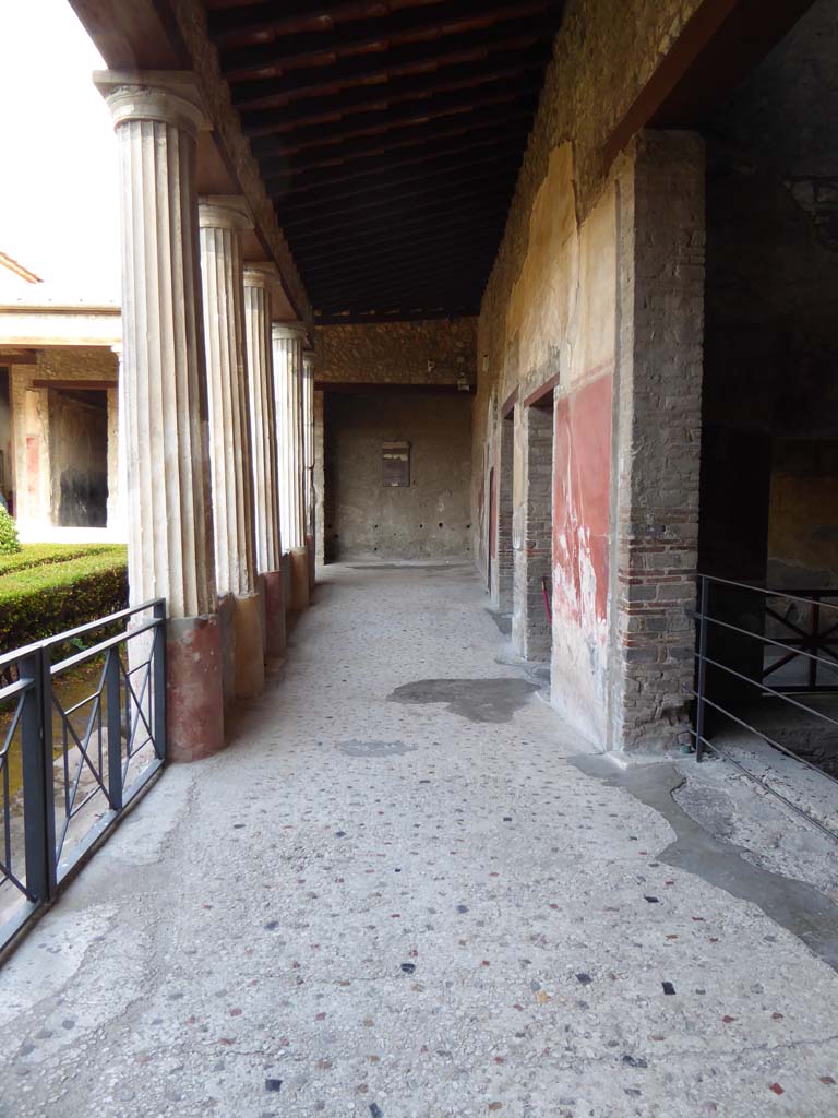 I.10.4 Pompeii. September 2021. 
Looking north along east portico. Photo courtesy of Klaus Heese.
