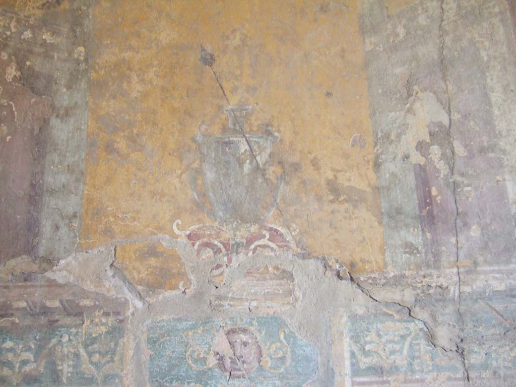 I.10.4 Pompeii. May 2006. Room 19, south wall. Painted centaur with patera.
See Bragantini, de Vos, Badoni, 1981. Pitture e Pavimenti di Pompei, Parte 1. Rome: ICCD. (p.127)
