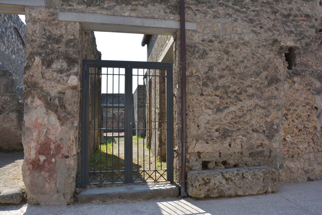 I.10.7 Pompeii. April 2017. Looking south to entrance doorway. Photo courtesy Adrian Hielscher.