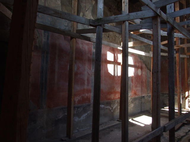 I.10.11 Pompeii. September 2021. 
Room 2, looking towards west end of atrium with entrance doorway. Photo courtesy of Klaus Heese.
