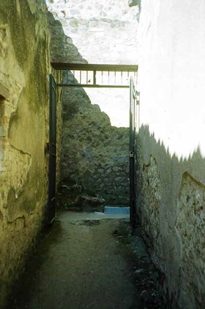 I.10.14 Pompeii. May 2010. North wall of corridor.