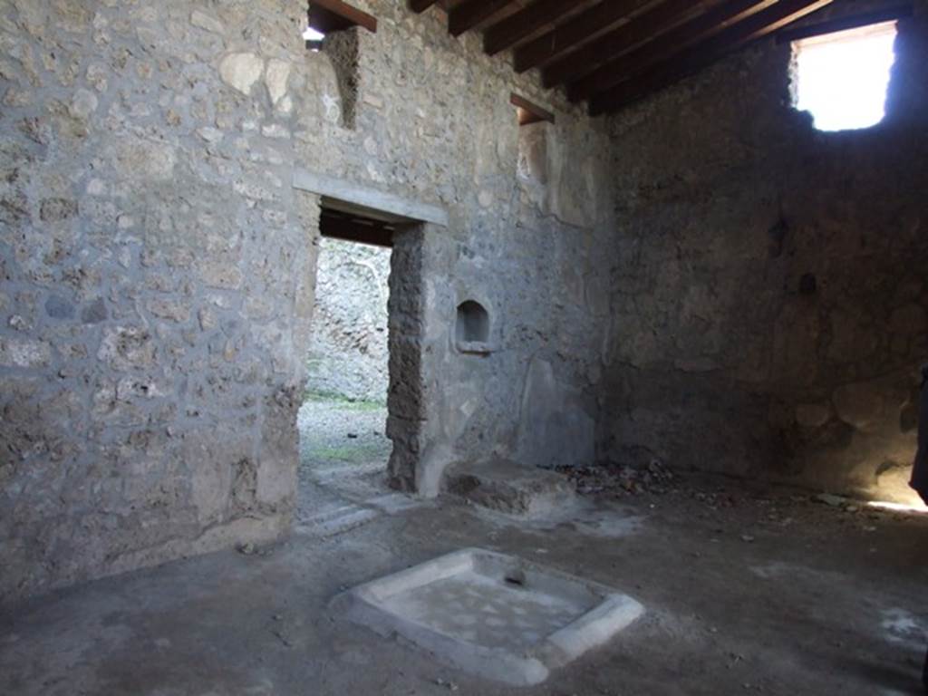 I.10.16 Pompeii.  March 2009.  Atrium rusticum of the Procurator.  Looking north west towards garden.  See Eschebach, L., 1993. Gebäudeverzeichnis und Stadtplan der antiken Stadt Pompeji. Köln: Böhlau. (p.53).