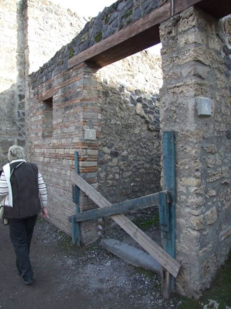 I.11.5 Casa di Lollius Synhodus or Casa di Lucius Habonius Primus.  Entrance.