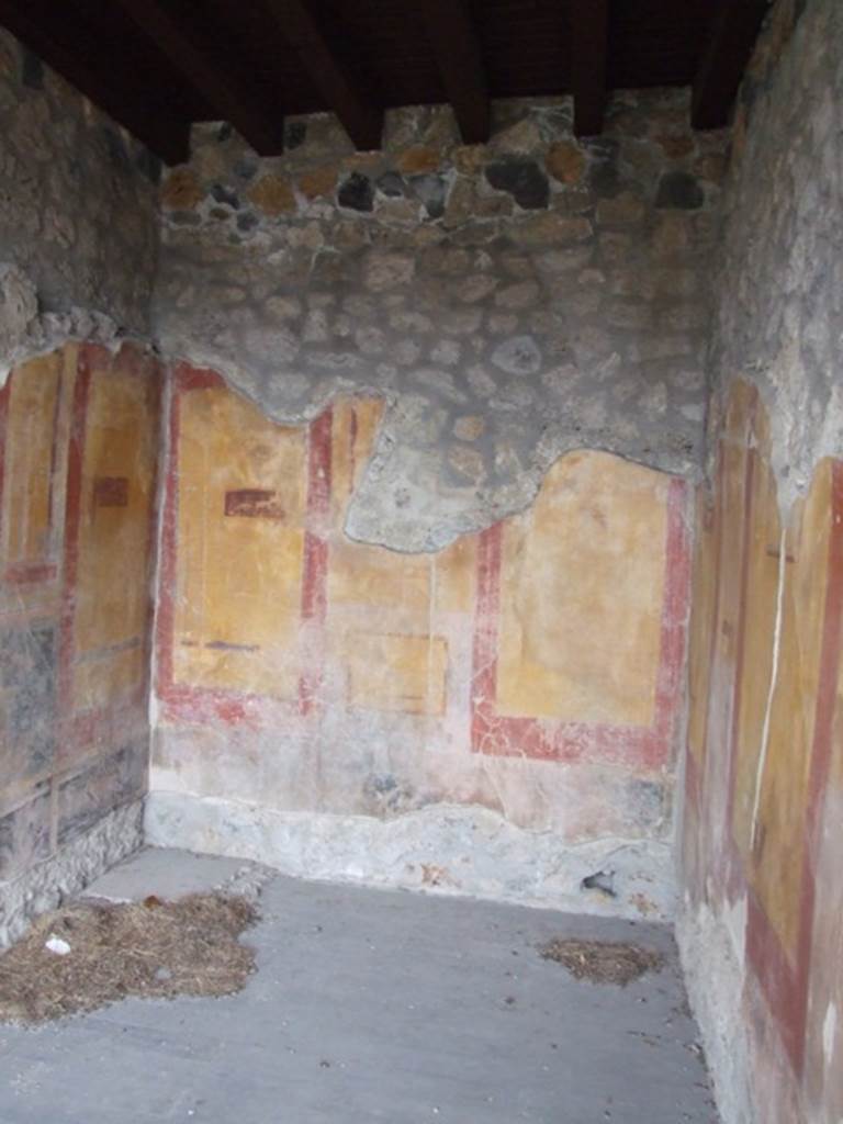 I.11.15 Pompeii.  December 2007.  Room 17.