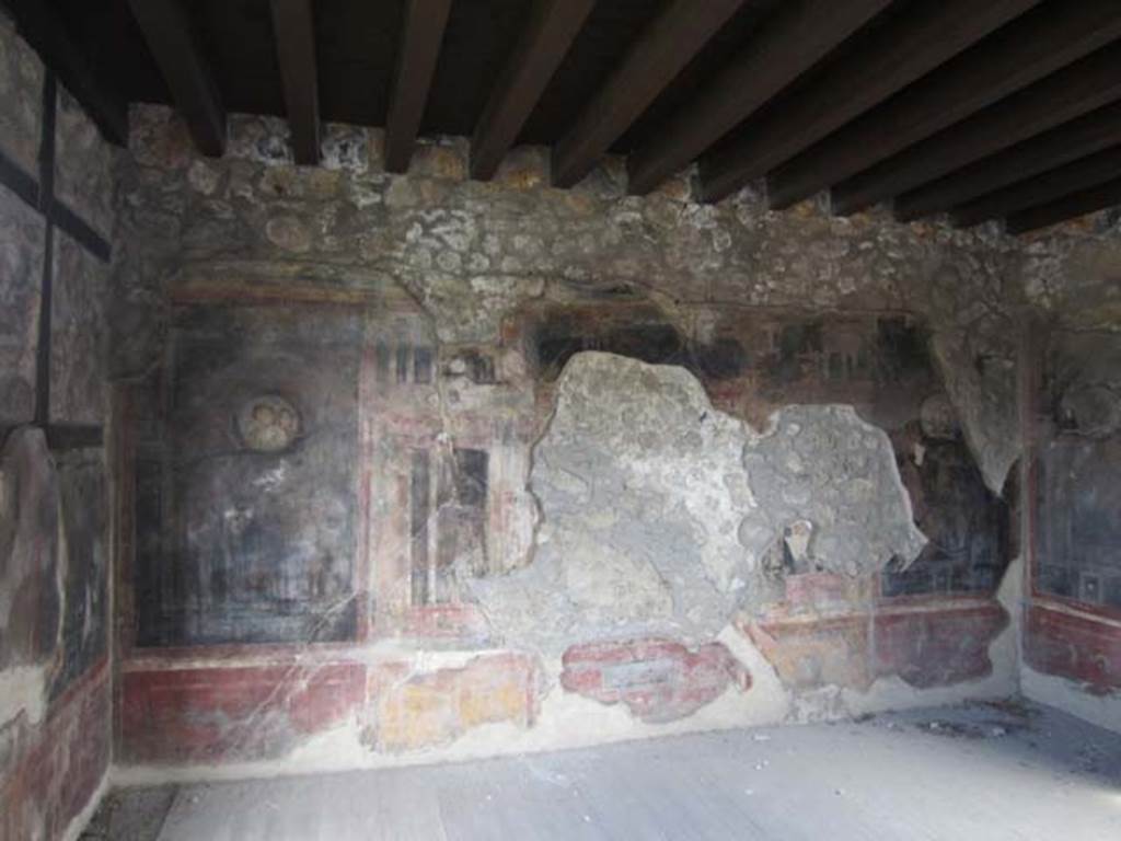 I.11.15 Pompeii. April 2012. Room 18, north wall. Photo courtesy of Marina Fuxa.
