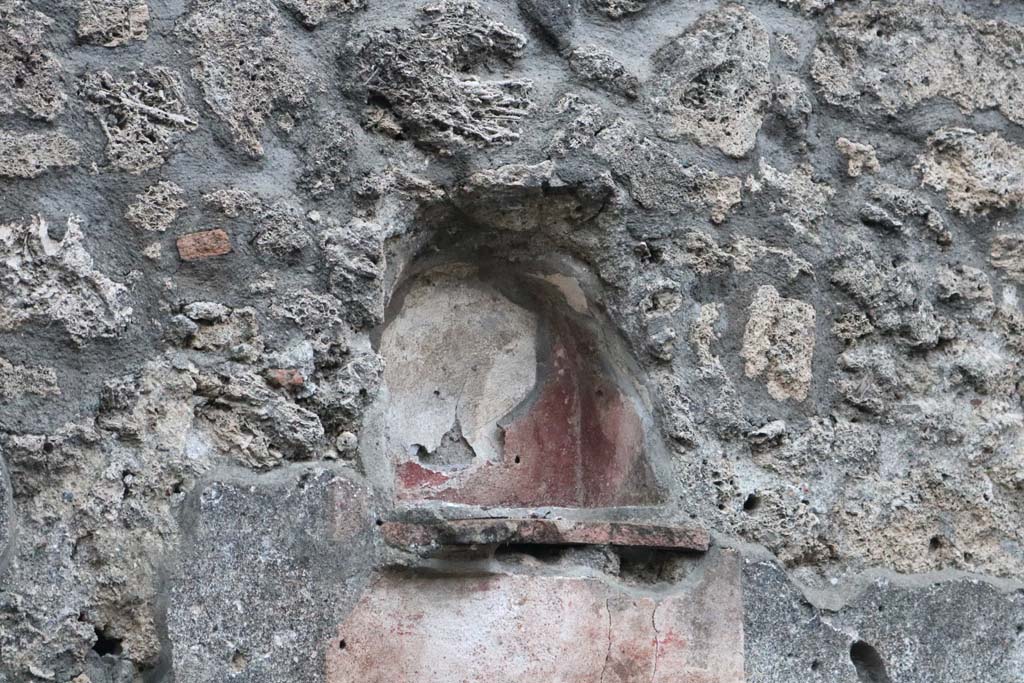 I.13.5 Pompeii. December 2018. Niche in east wall. Photo courtesy of Aude Durand.