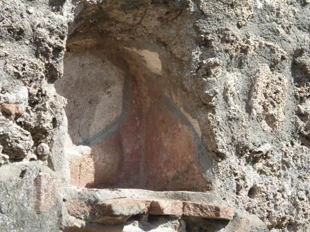 I.13.5 Pompeii. September 2015. Niche in east wall.