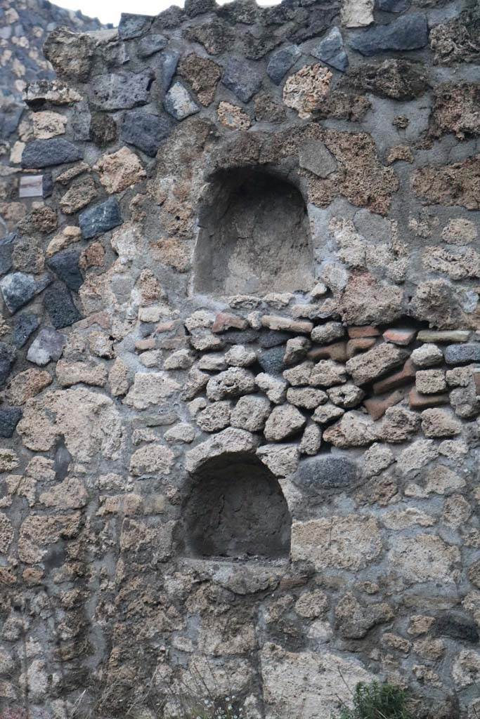 I.13.6 Pompeii. December 2018. North wall with two niches. Photo courtesy of Aude Durand.