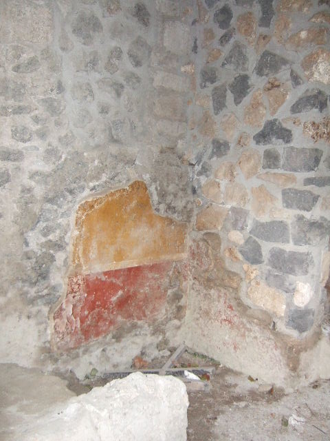 I.13.9 Pompeii. May 2005. Doorways in west wall of atrium, to oecus on the left, and to triclinium on the right.