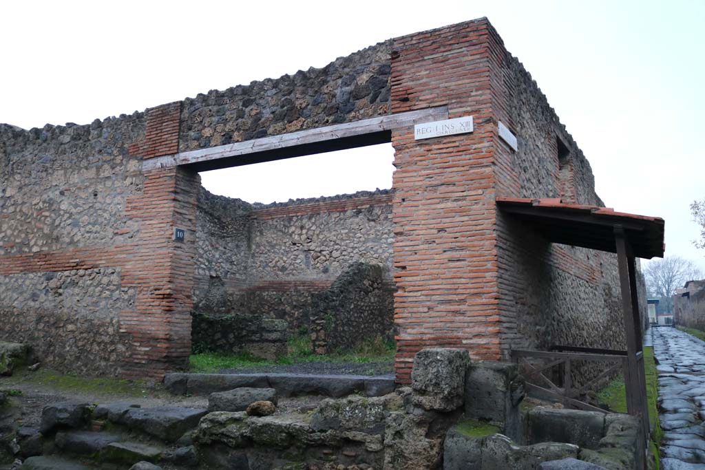 I.13.10, Pompeii. December 2018. Looking north towards entrance doorway. Photo courtesy of Aude Durand.