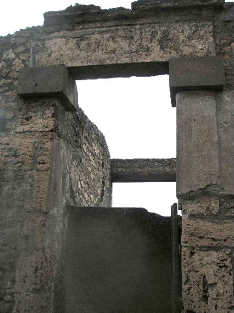 I.13.12 Pompeii. December 2004. Entrance.