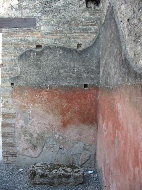 I.13.13 Pompeii. December 2004.  East wall and north east corner with entrance to atrium of I.13.12
