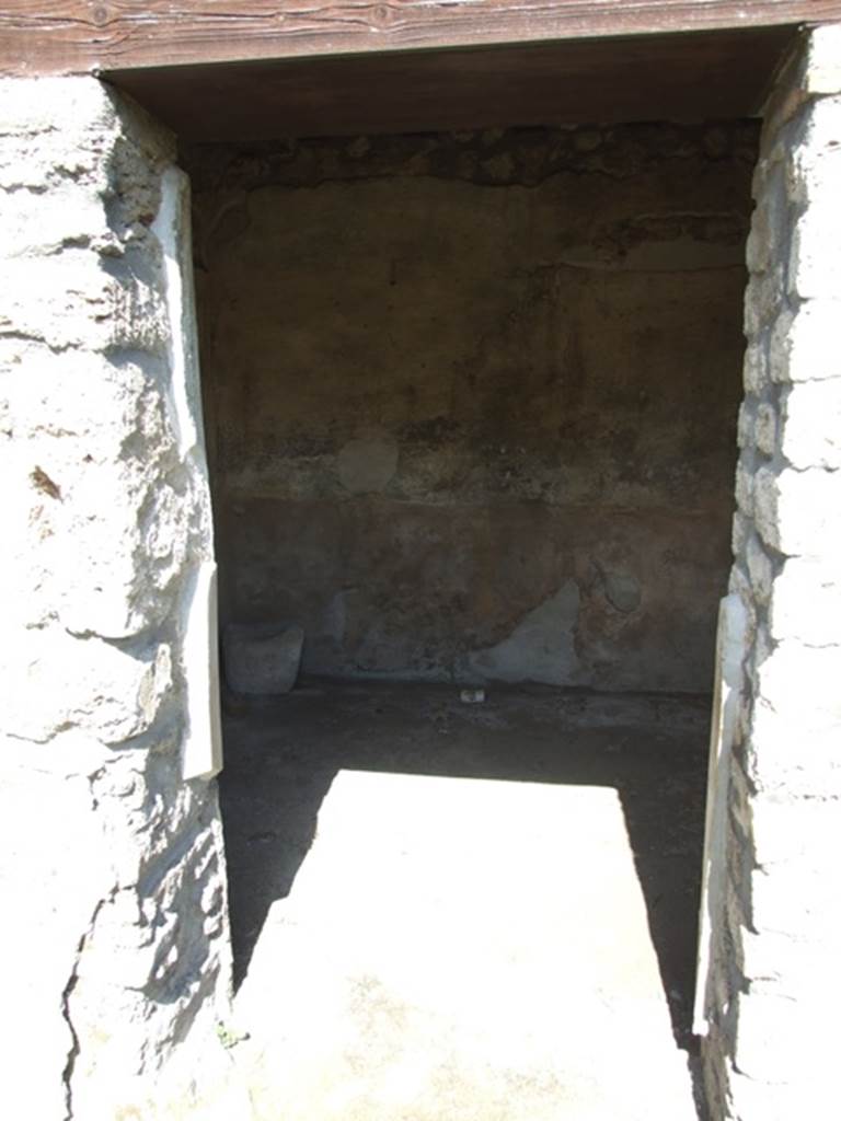 I.13.16 Pompeii.  March 2009.  Doorway to room on north side of entrance.