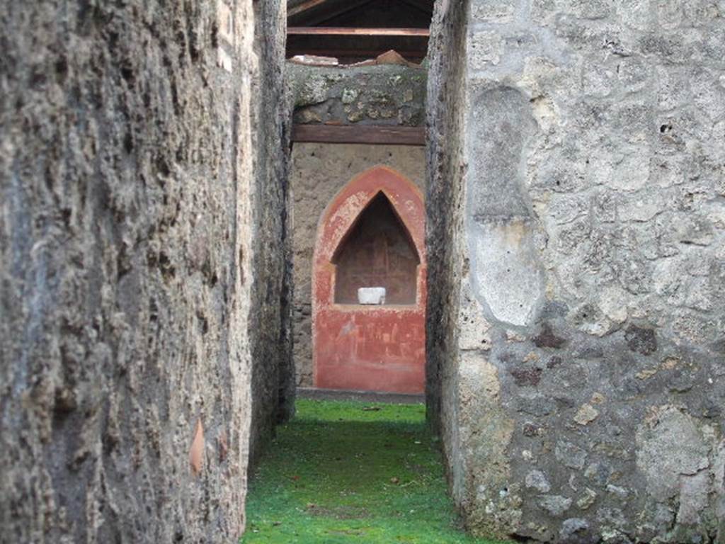 I.14.7 Pompeii.  December 2007.  Corridor leading to Lararium and garden area.