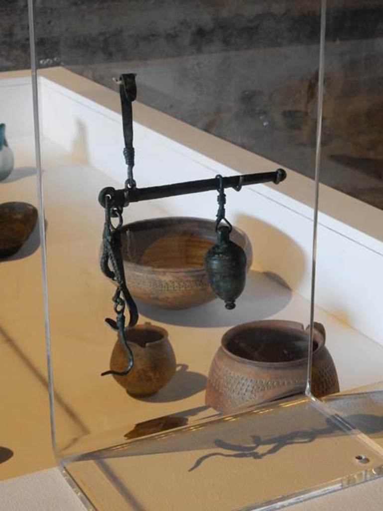 I.14.12, Pompeii. May 2018. Room 13, detail of display items. Photo courtesy of Buzz Ferebee

