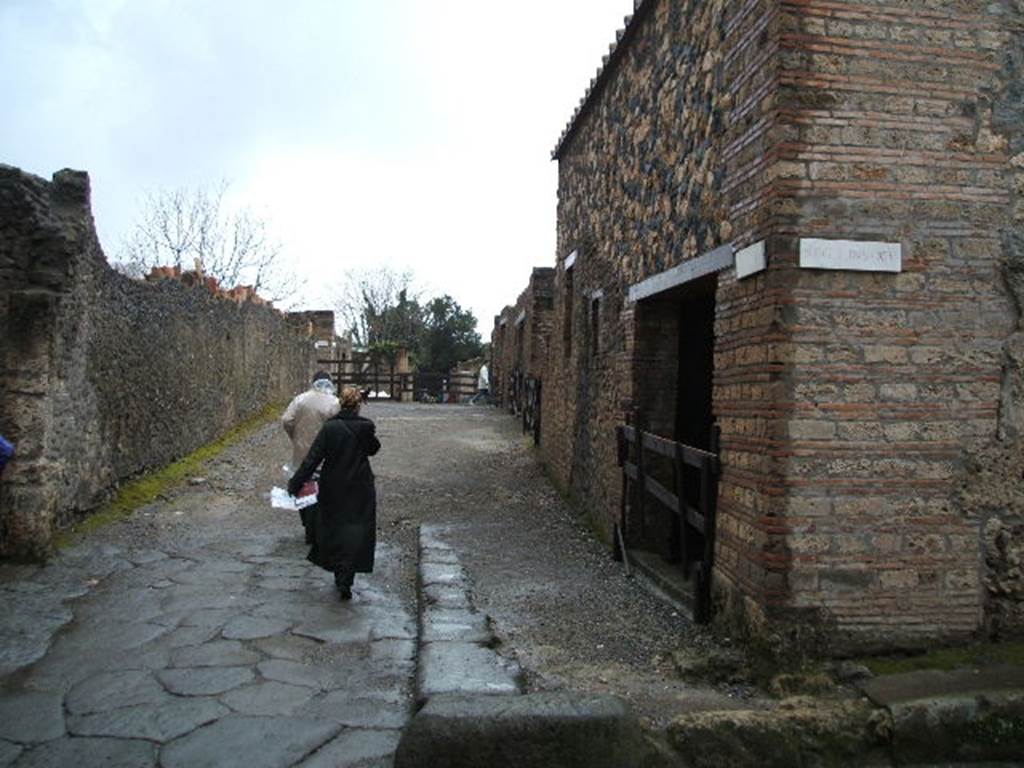 I.20 Pompeii. December 2004. Looking west from Via Nocera.     I.14.15 