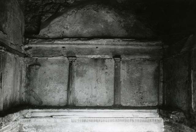 I.15.3 Pompeii. 1972. Room 4. House of Ship Europa, E cubiculum, back upper N wall.  
Photo courtesy of Anne Laidlaw.
American Academy in Rome, Photographic Archive. Laidlaw collection _P_72_15_27.
