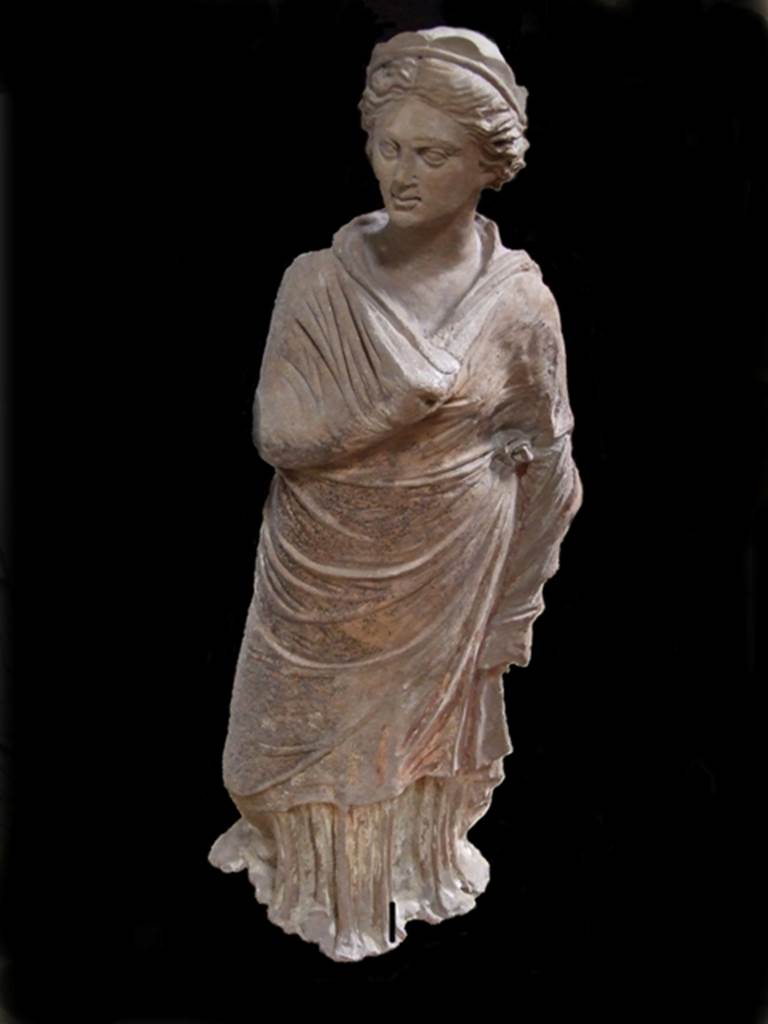 I.20.4 Pompeii.  Found on 31st January 1959.   Found near the north side of the garden of the Inn of the Gladiators - Reg I - Ins XV - No 4.  Terracotta statue of the muse Polyhymnia.  SAP inventory number 12366. This is recorded as being found in I.15.4, which was later re-numbered to I.20.4.