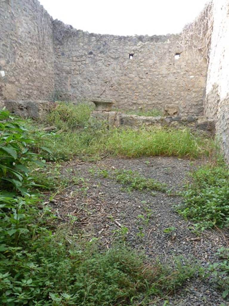 I.21.2 Pompeii. September 2015. Looking north through blocked doorway.