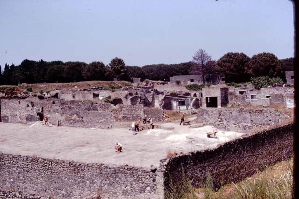 I.21.6 Pompeii. 1974. Looking north-east across site. Photo by Stanley A. Jashemski.   
Source: The Wilhelmina and Stanley A. Jashemski archive in the University of Maryland Library, Special Collections (See collection page) and made available under the Creative Commons Attribution-Non Commercial License v.4. See Licence and use details. J74f0242
