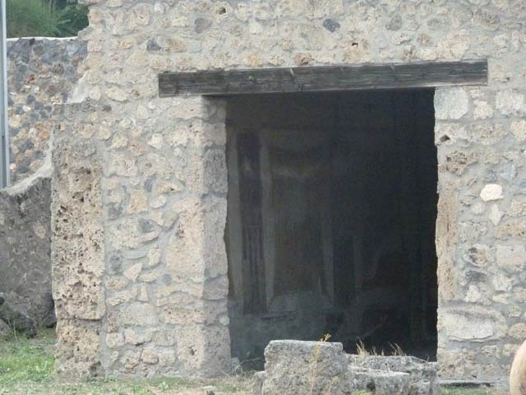 I.22.3 Pompeii. September 2015. Looking towards the west wall of the triclinium.