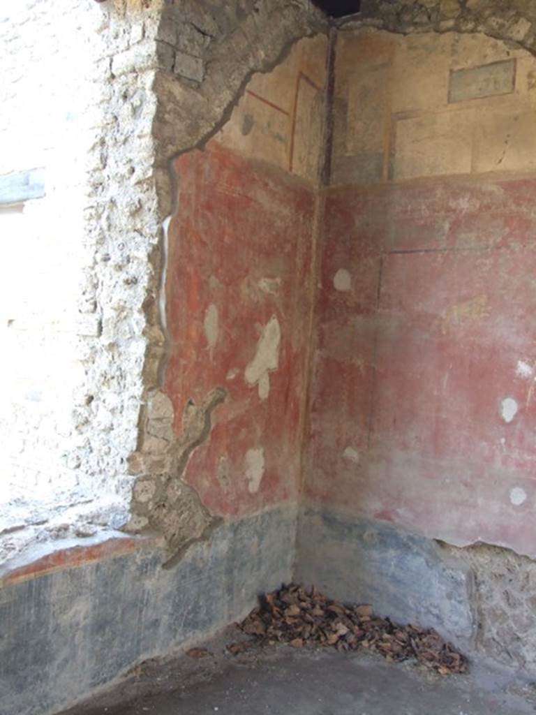II.1.5 Pompeii.  Large Taberna.  South west corner of rear room.