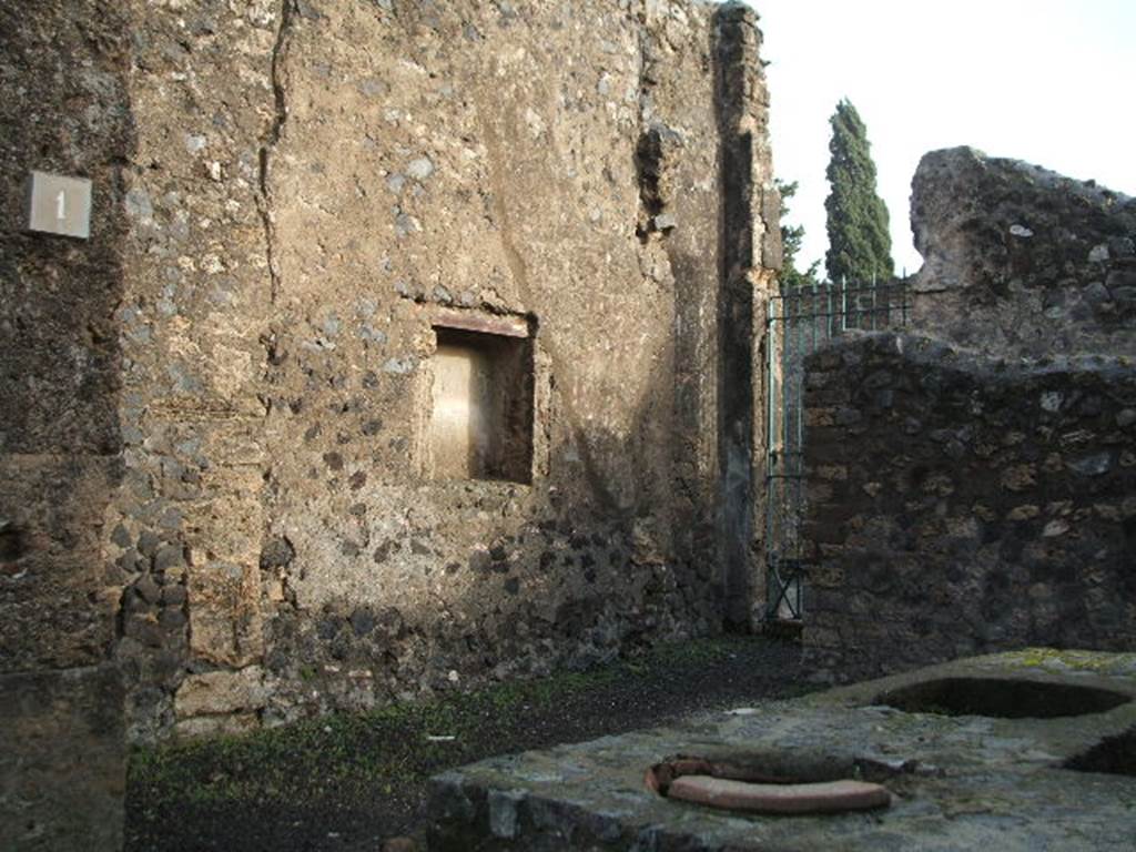 II.2.1.  Caupona of Astylus and Pardalus.  Thermopolium.  Linked to II.2.2