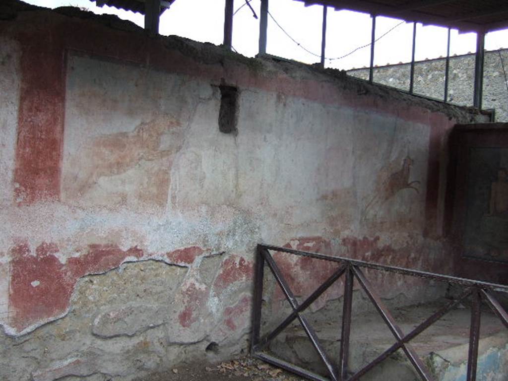 II.2.2 Pompeii. December 2005. Room “i”. Large hunting scene on north wall of upper euripus.

