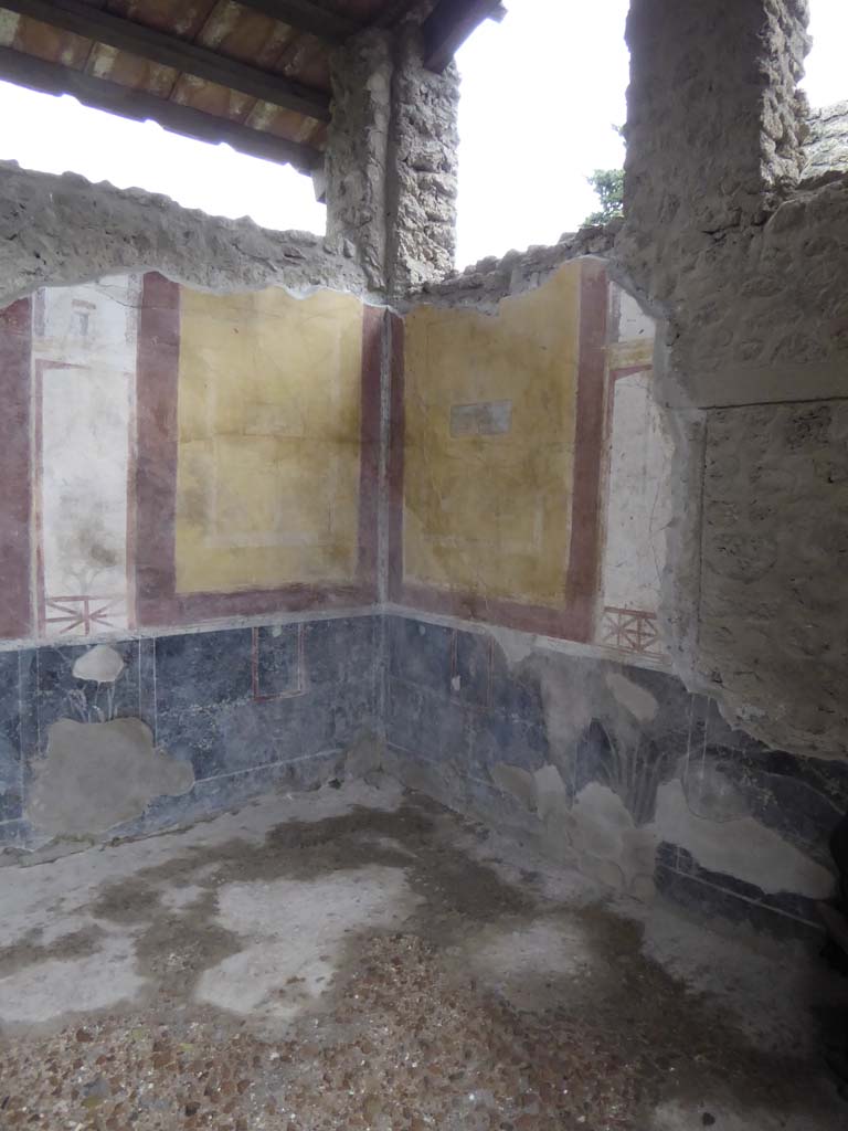 II.2.2 Pompeii. December 2006. Room “d”. North wall.