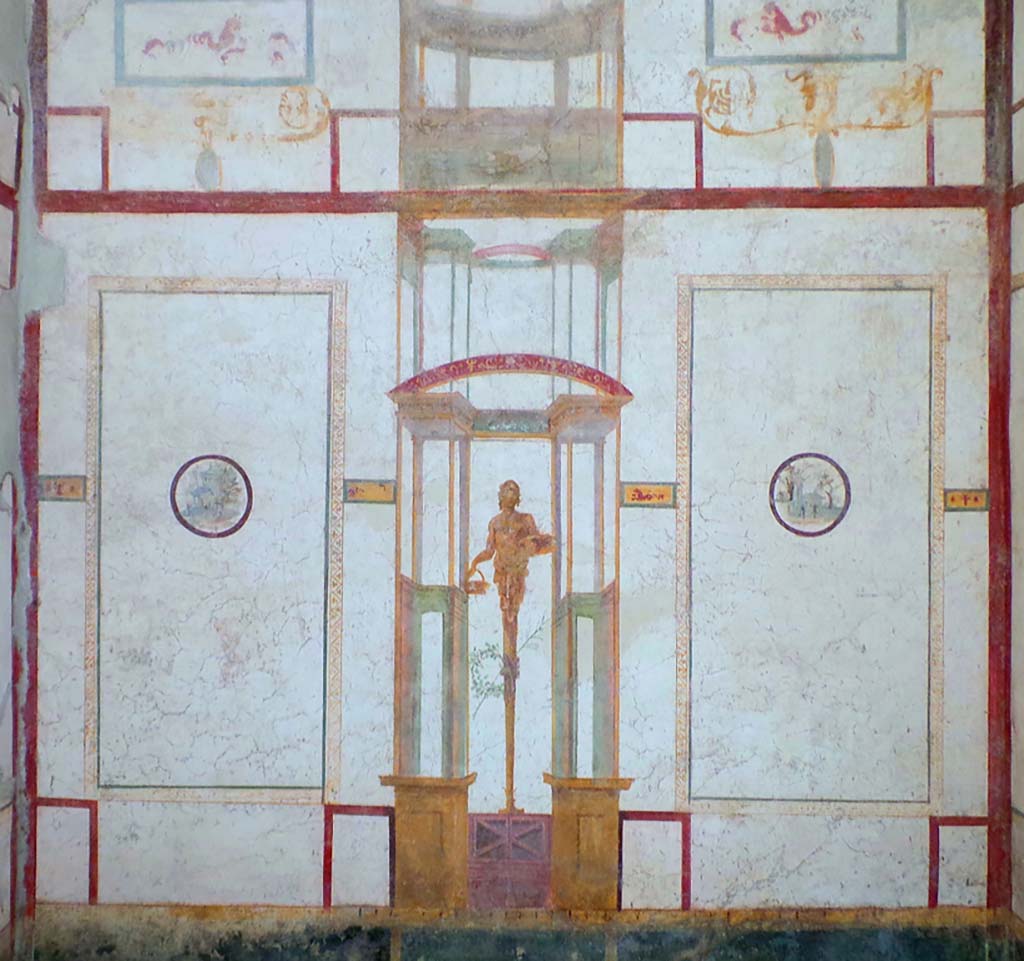 II.2.2 Pompeii. May 2016. Room “d”, west wall. Fresco in fourth style. Photo courtesy of Davide Peluso.