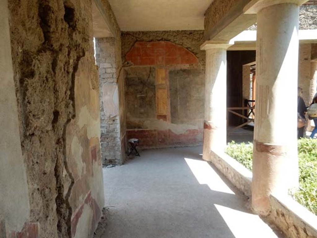 II.2.2 Pompeii. May 2016. Room "i", west end of upper euripus. Detail of Diana. Photo courtesy of Buzz Ferebee. 
