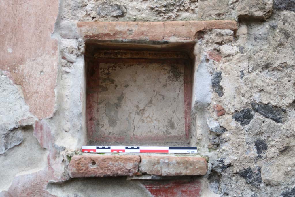 II.2.3 Pompeii. December 2018. Detail of east wall niche. Photo courtesy of Aude Durand. 
