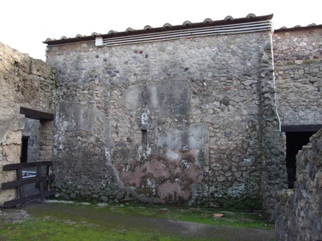 II.3.2 Pompeii. December 2007. South wall, with doorway to atrium of II.3.3, on left.