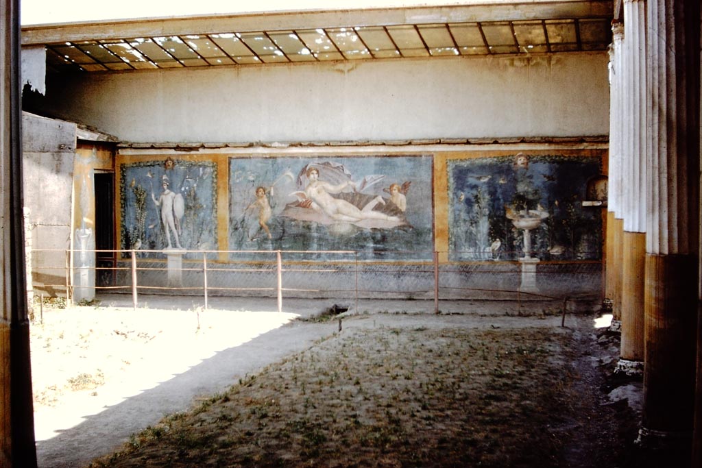 II.3.3 Pompeii. 1959. Room 11, looking south across garden area. Photo by Stanley A. Jashemski.
Source: The Wilhelmina and Stanley A. Jashemski archive in the University of Maryland Library, Special Collections (See collection page) and made available under the Creative Commons Attribution-Non-Commercial License v.4. See Licence and use details.
J59f0492
