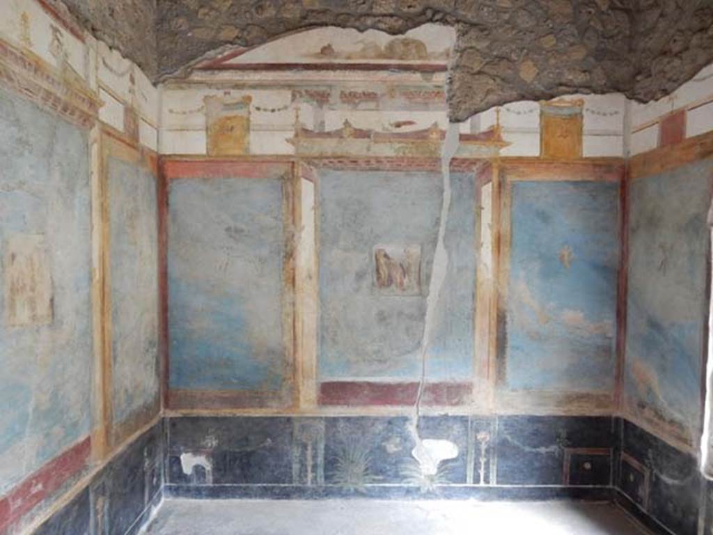 II.3.3 Pompeii. May 2016. Room 10, south wall. Photo courtesy of Buzz Ferebee.