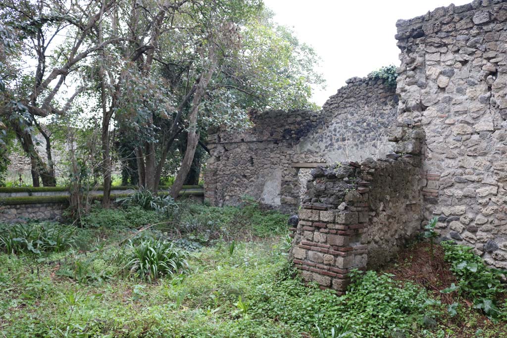 II.3.9 Pompeii. September 2018. West wall of II.3.8, on east side of the garden of II.3.9. Photo courtesy of Aude Durand.