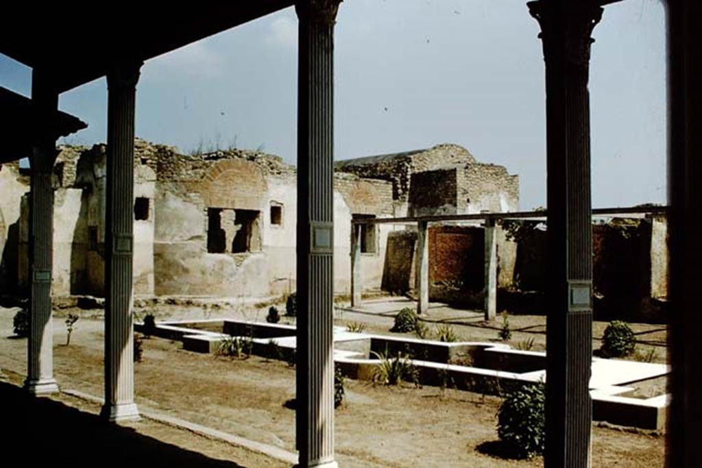 II.4.6 Pompeii. May 2016. Windows in west wall of caldarium. Photo courtesy of Buzz Ferebee.