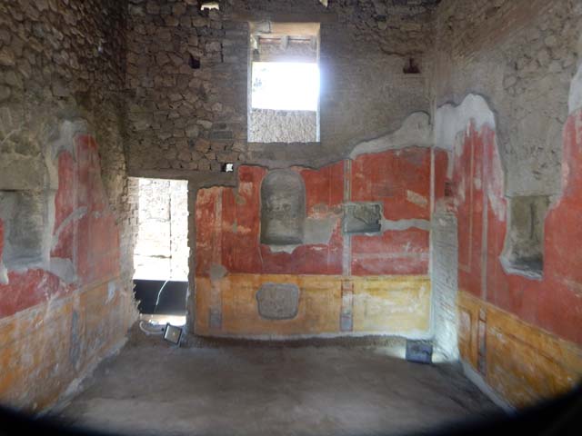 II.4.6 Pompeii. May 2016. Looking towards south wall and south-west corner of room at south end of west portico. Photo courtesy of Buzz Ferebee.

