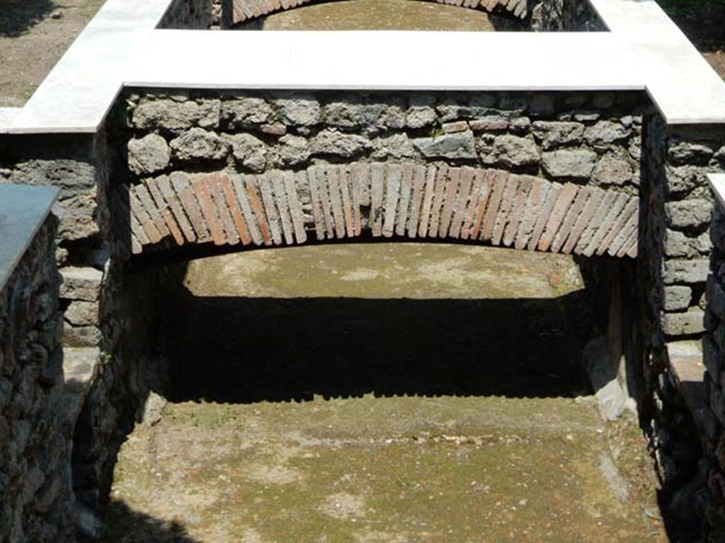 II.4.6 Pompeii. May 2017. Detail from water feature. Photo courtesy of Buzz Ferebee.

